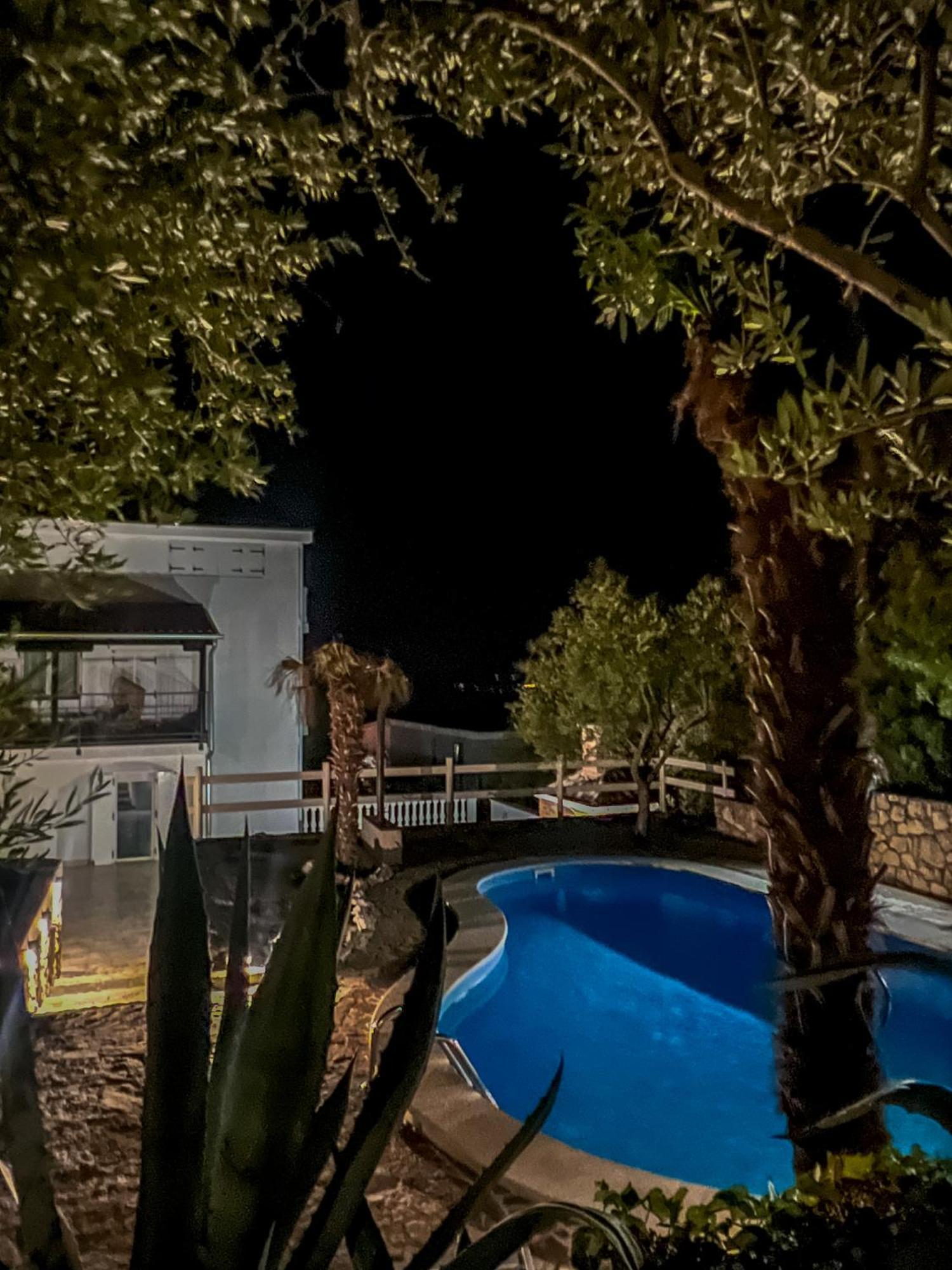 Apartments Villa Klaudia - Adults Only Crikvenica Exterior foto